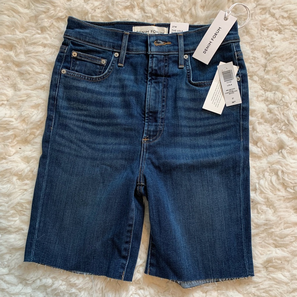BNWT Denim Forum high-rise bike shorts. Size 27